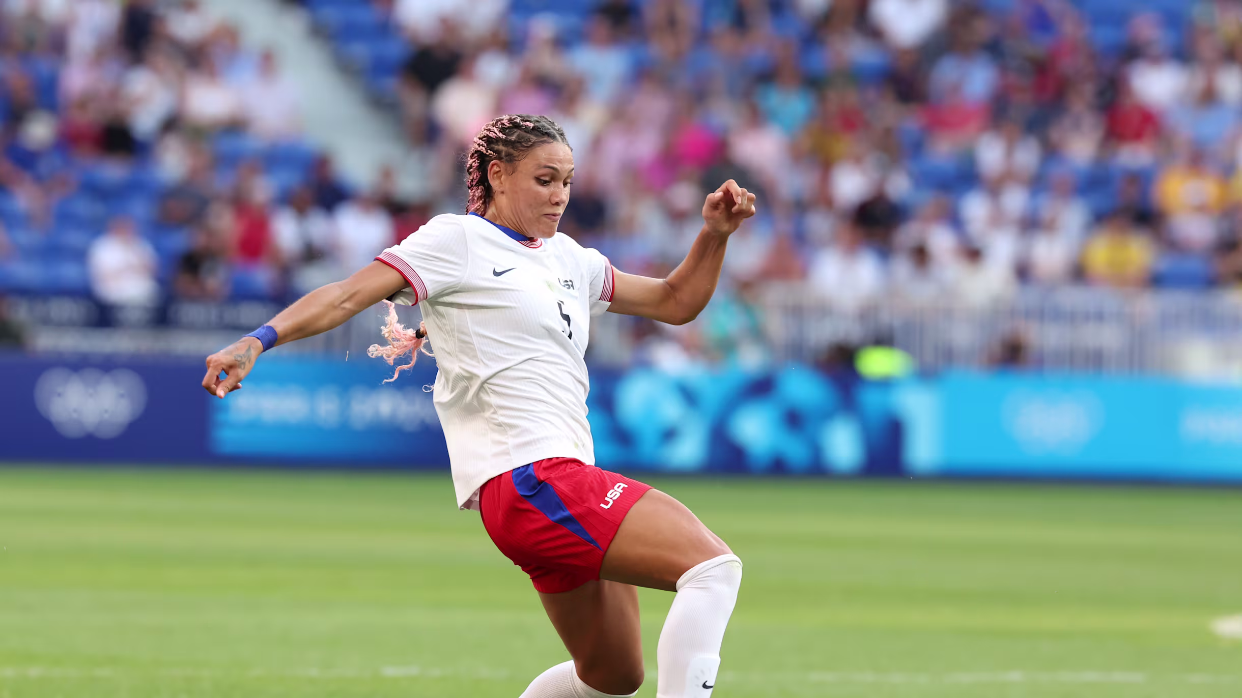 Rodman powers USWNT to dominant 6–0 friendly win over Paraguay