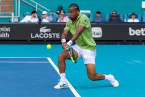 Arthur Fils Barcelona Open win keeps French star alive in dramatic opener